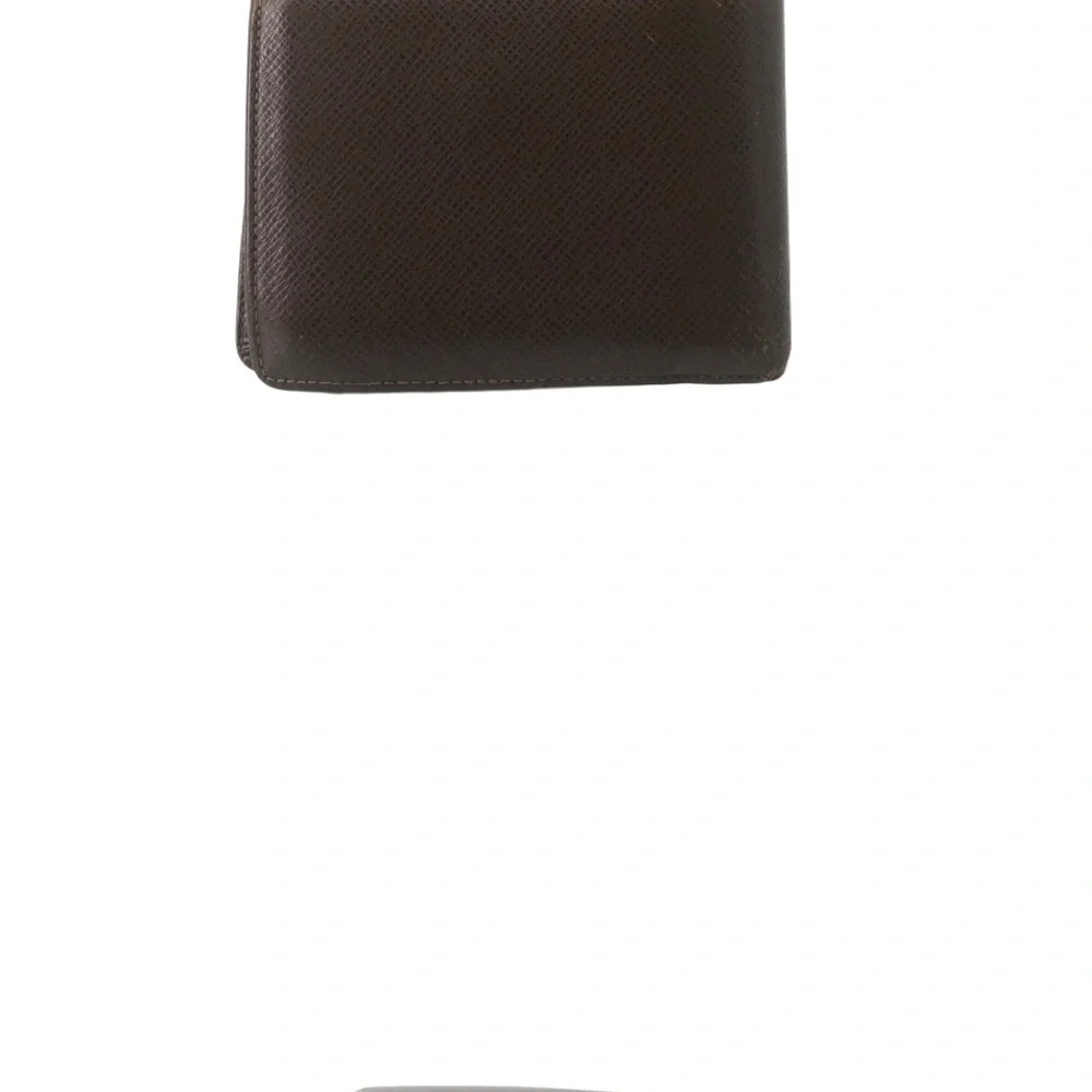 Authentic Men’s Louis Vuitton Taiga Brown Bi-Fold Wallet